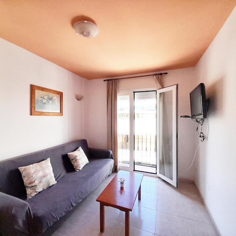 Apartamentos Vicenta Playa Carihuela Torremolinos Exterior foto